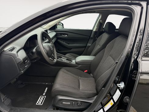 Certified 2025 Honda Accord SE image 10