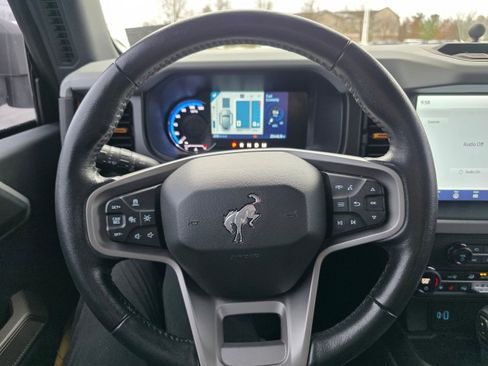 Used 2023 Ford Bronco Badlands image 14