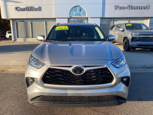 Used 2024 Toyota Highlander Limited AWD/4WD image 12