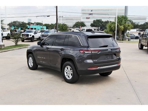 Used 2024 Jeep Grand Cherokee Laredo AWD/4WD image 4