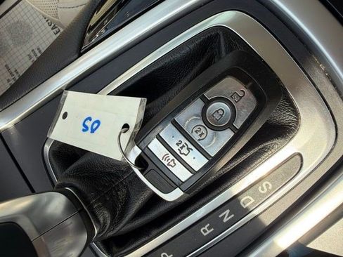 Used 2018 Ford Edge Titanium w/ Equipment Group 301A AWD/4WD image 36