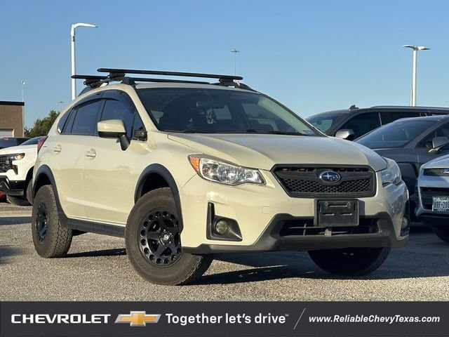 Used 2017 Subaru Crosstrek 2.0i Premium AWD/4WD image 2