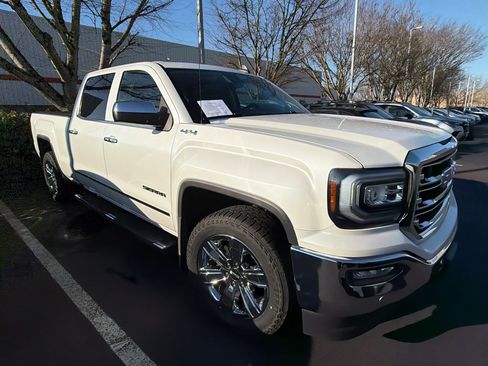 Used 2018 GMC Sierra 1500 SLT image 2