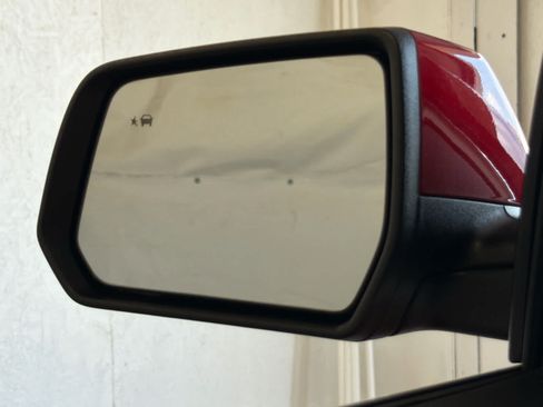 Used 2023 GMC Acadia SLT FWD image 60