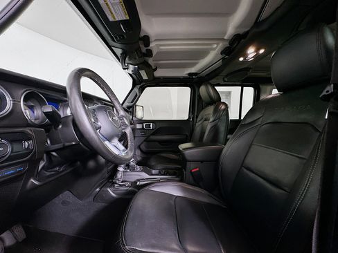 Used 2023 Jeep Wrangler Sahara w/ Cold Weather Group image 13