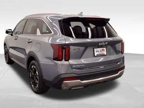 Used 2024 Kia Sorento S image 7