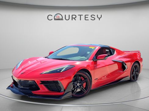 Used 2020 Chevrolet Corvette Stingray Coupe w/ Z51 Performance Package RWD image 1