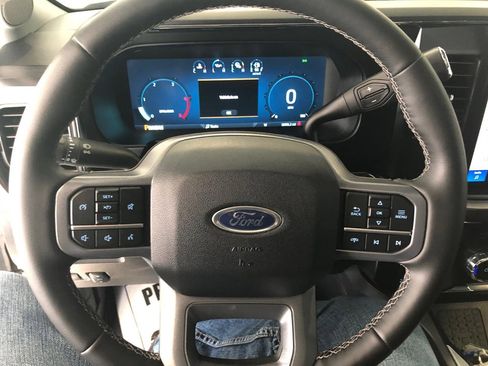 Used 2025 Ford F250 Lariat w/ Chrome Package image 23