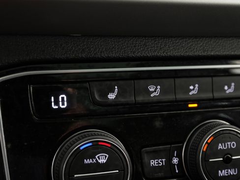 Used 2022 Volkswagen Atlas SEL image 23