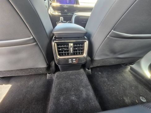 Used 2025 Toyota Crown AWD/4WD image 18