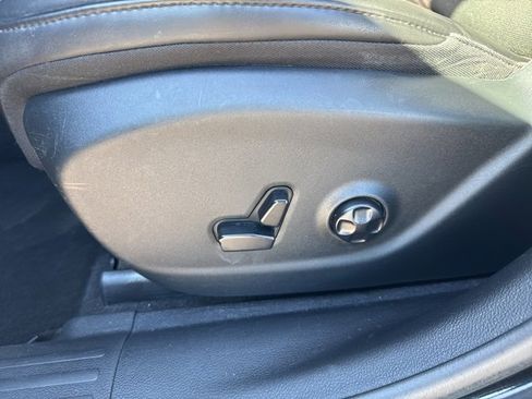 Used 2020 Jeep Cherokee Latitude Plus image 11