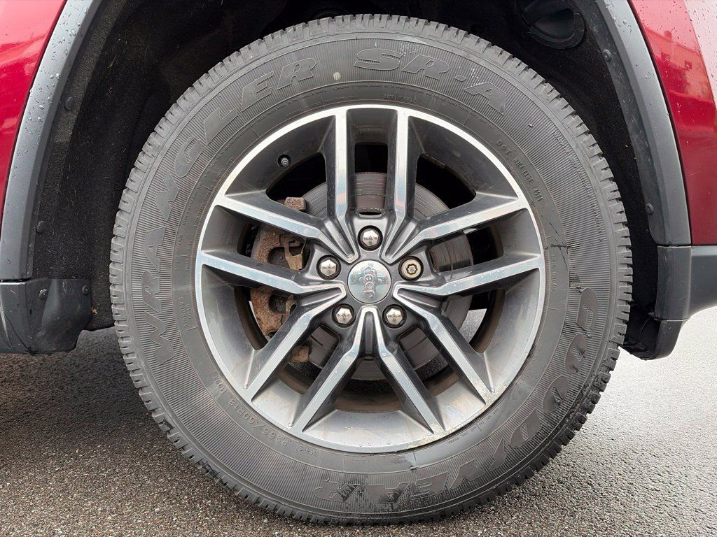 Used 2018 Jeep Grand Cherokee Limited AWD/4WD image 24