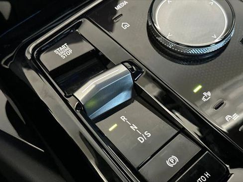 Used 2025 BMW 530i xDrive image 20