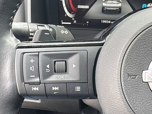 Used 2022 Nissan Rogue Platinum w/ Head-Up Display Package image 23