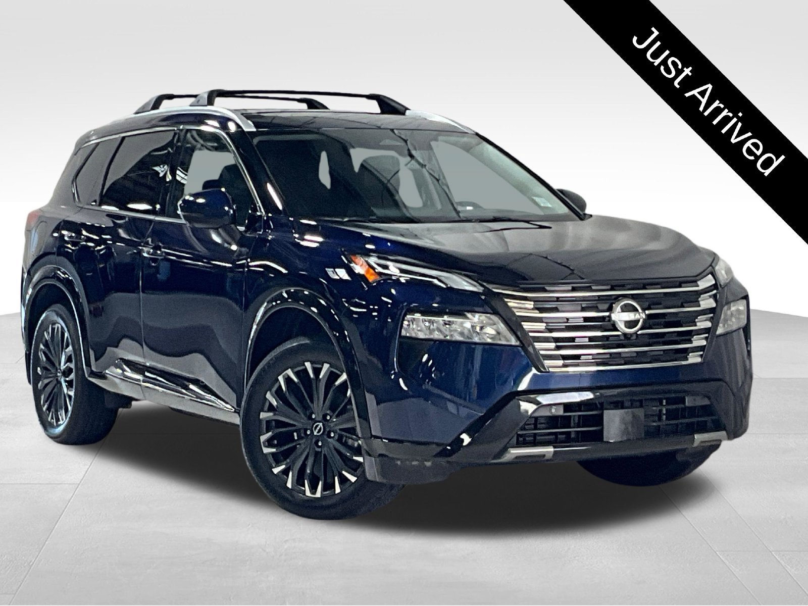 Used 2025 Nissan Rogue Platinum w/ Platinum Premium Package AWD/4WD image 1