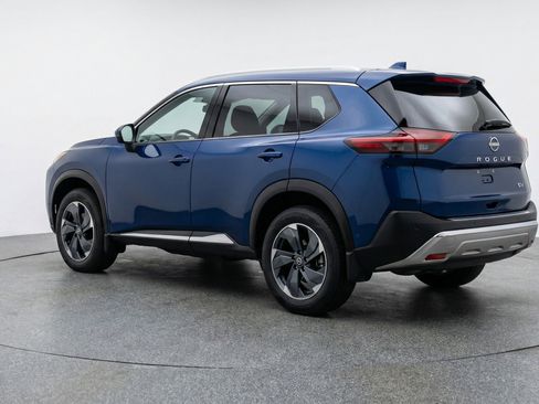 Used 2025 Nissan Rogue SV image 6