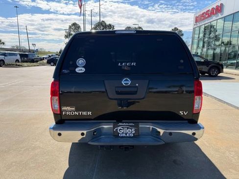 Used 2015 Nissan Frontier SV w/ SV Value Truck Package image 4