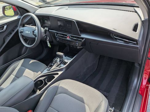 Used 2025 Kia Niro LX FWD image 36