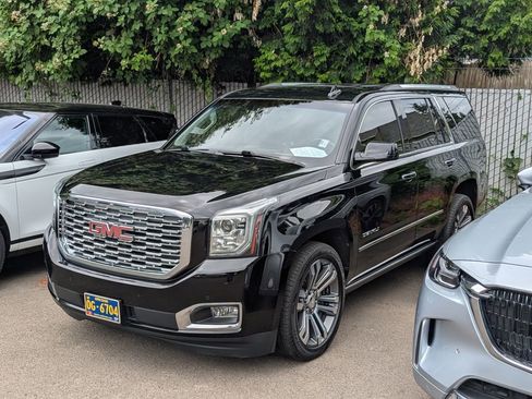 Used 2020 GMC Yukon Denali w/ Denali Ultimate Package AWD/4WD image 1