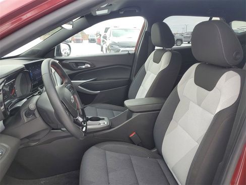 Certified 2024 Chevrolet Trax RS w/ Driver Confidence Package image 17