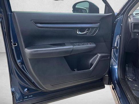 Used 2025 Honda CR-V LX image 17