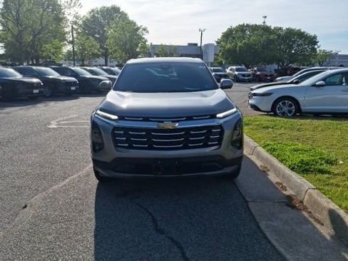 Used 2025 Chevrolet Equinox LT w/ Safety and Technology Package image 7