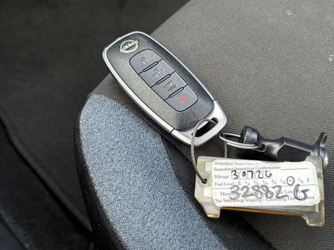 Used 2025 Nissan Versa SV FWD image 21