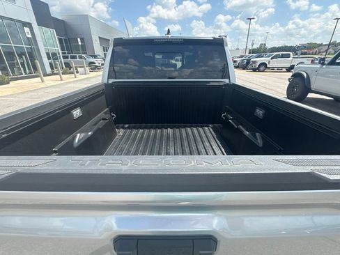 Used 2024 Toyota Tacoma SR5 w/ SR5 Upgrade Package AWD/4WD image 10