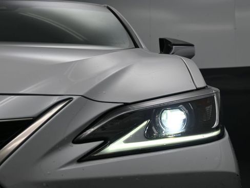 Used 2023 Lexus ES 350 F Sport w/ Accessory Package (Z2) FWD image 11