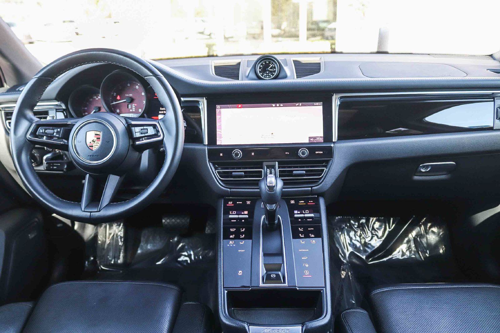 Used 2022 Porsche Macan AWD/4WD image 12