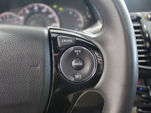 Used 2017 Honda Accord EX-L image 21