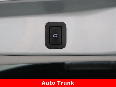 Used 2018 Toyota Highlander Limited image 38