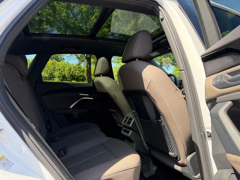 Used 2025 Audi Q5 Premium w/ Convenience Package AWD/4WD image 10