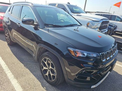 Used 2025 Jeep Compass Limited AWD/4WD image 2