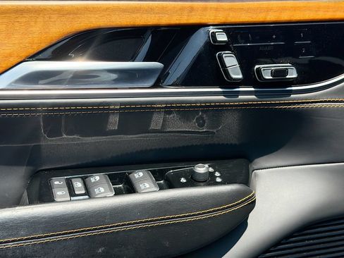 Used 2022 Jeep Grand Wagoneer Series III w/ Rear Seat Video Group 1 AWD/4WD image 18