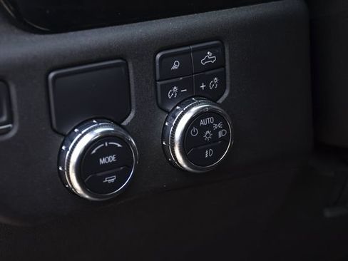 Used 2025 GMC Sierra 1500 SLT RWD image 19
