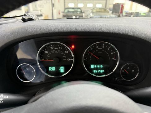 Used 2018 Jeep Wrangler Unlimited Sport S AWD/4WD image 24