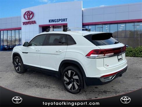 Used 2024 Volkswagen Atlas Cross Sport SE image 3