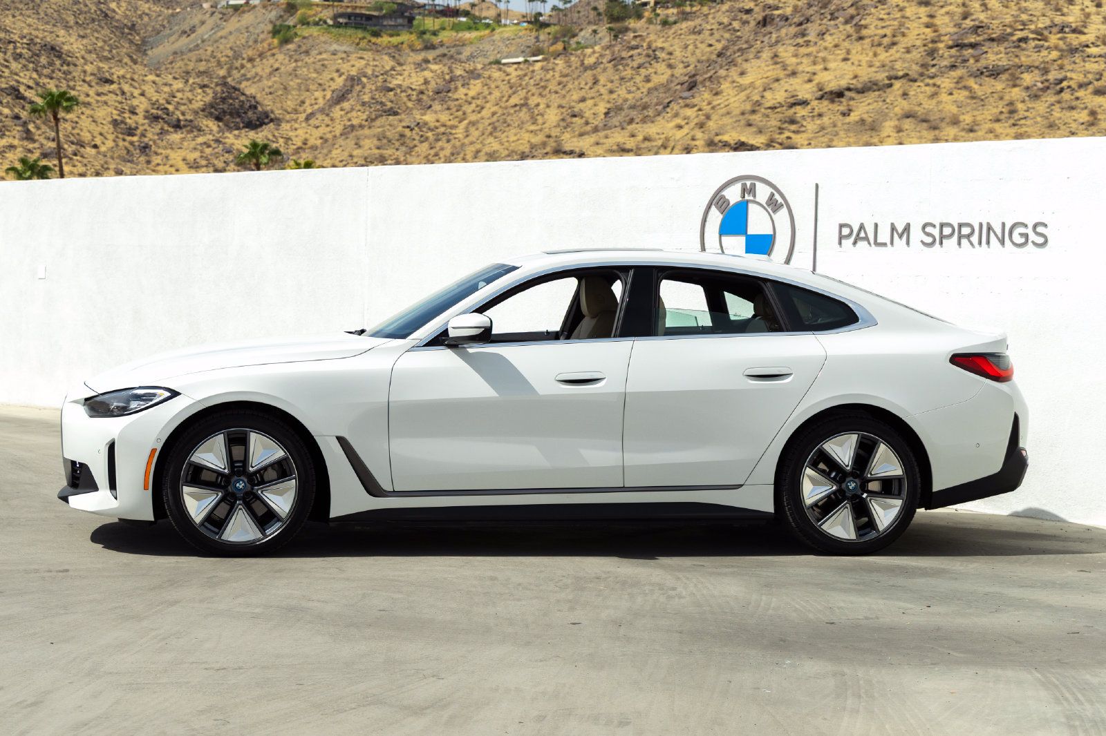 Used 2023 BMW i4 eDrive40 w/ Premium Package RWD image 3
