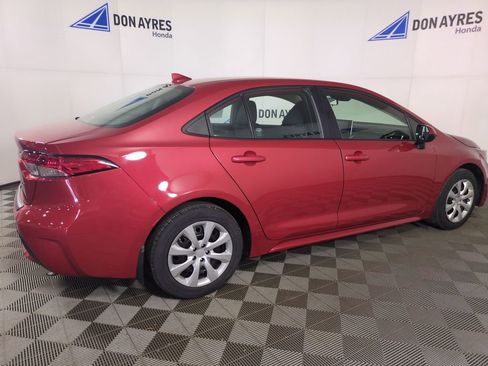 Used 2021 Toyota Corolla LE image 7