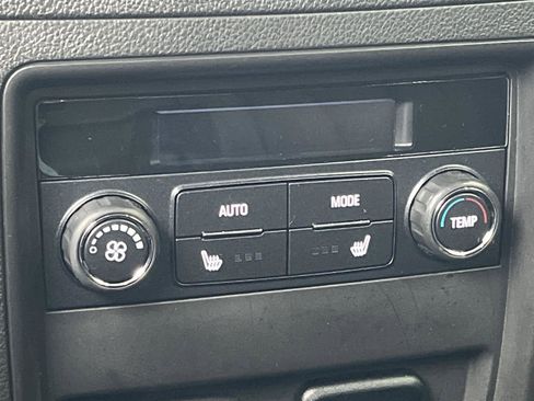 Used 2018 Buick Envision Premium image 18