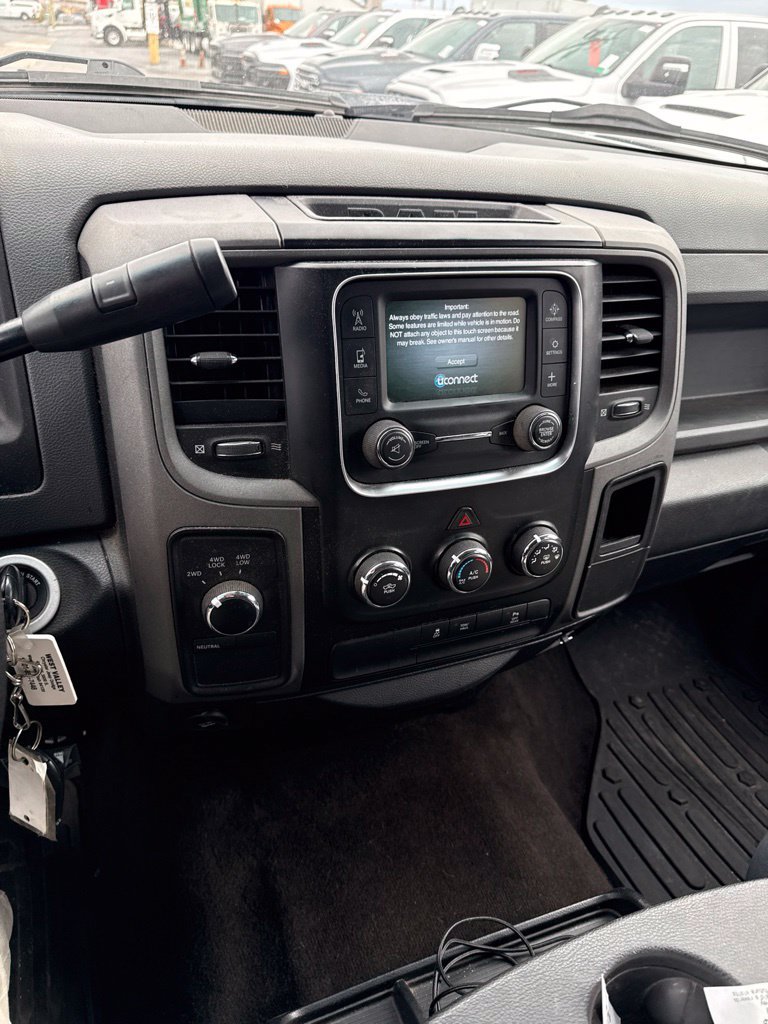 Used 2016 RAM 2500 Tradesman w/ Chrome Appearance Group AWD/4WD image 12