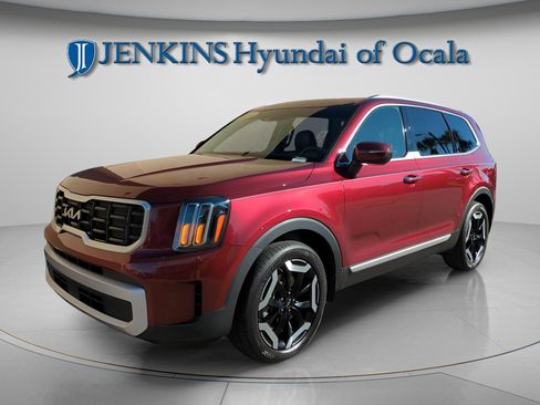 Used 2024 Kia Telluride S w/ S Sunroof Package image 7