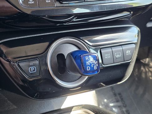 Used 2020 Toyota Prius Prime LE image 32