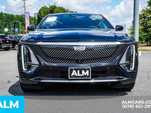 Used 2024 Cadillac Lyriq Luxury AWD/4WD image 9