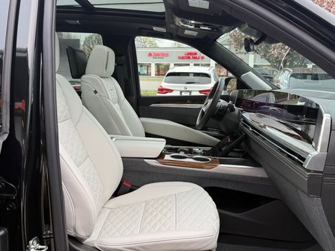Used 2026 Cadillac Escalade Platinum Sport w/ LPO, ONYX Package AWD/4WD image 12