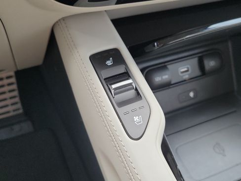 Certified 2022 Kia Telluride SX w/ SX Prestige Package AWD/4WD image 37