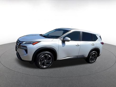 Used 2024 Nissan Rogue SV image 8