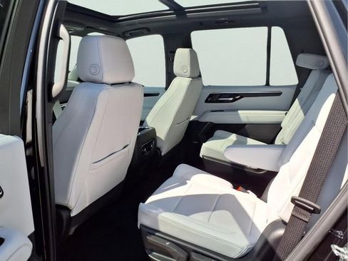 New 2026 Chevrolet Tahoe Premier w/ Sun And Tow Package AWD/4WD image 19