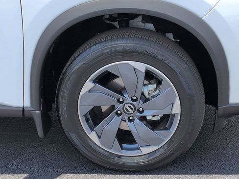Used 2025 Nissan Rogue SV w/ SV Premium Package FWD image 10